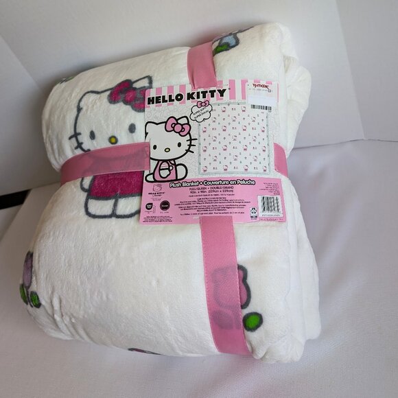 Hello Kitty NEW TULIP 🌷 MUSHROOMS 🍄 Plush Throw Blanket Full/Queen 90 x 90 - Picture 5 of 7